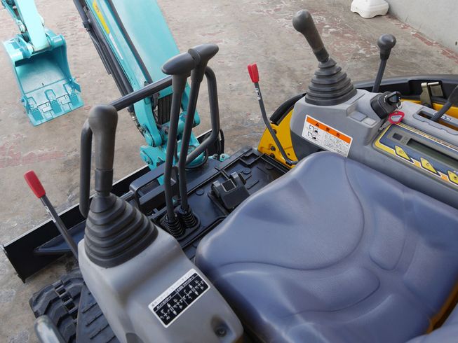 ミニユンボ U-20-3S 写真４