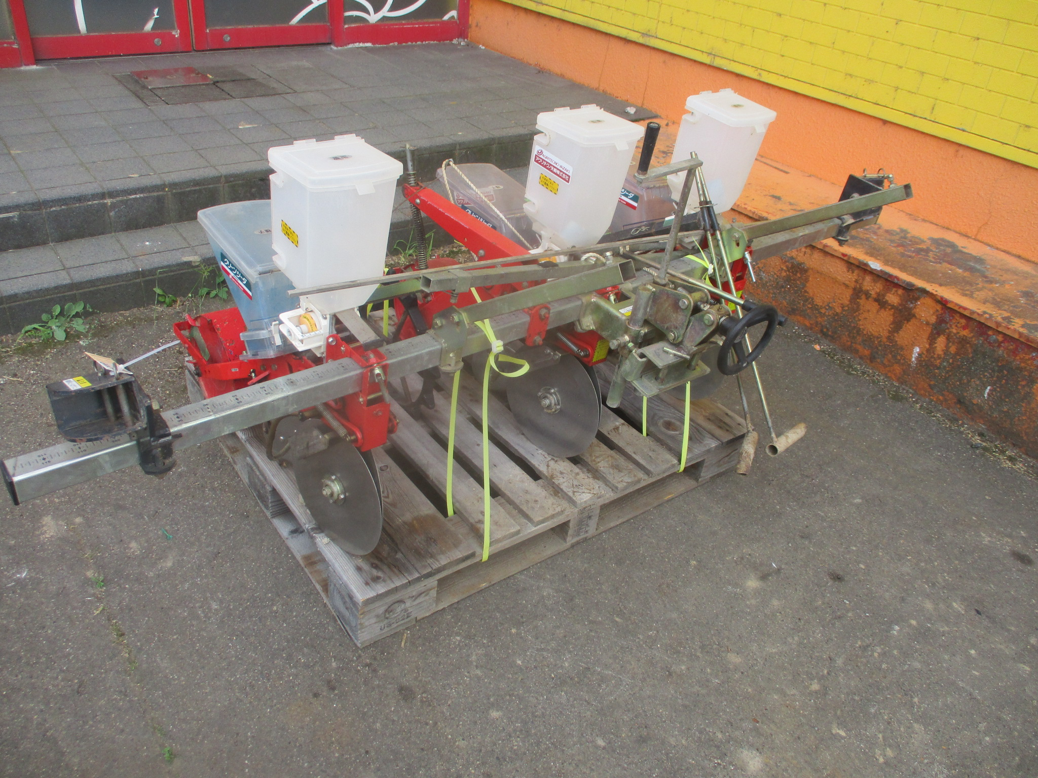 アグリテクノ矢崎 播種機 写真