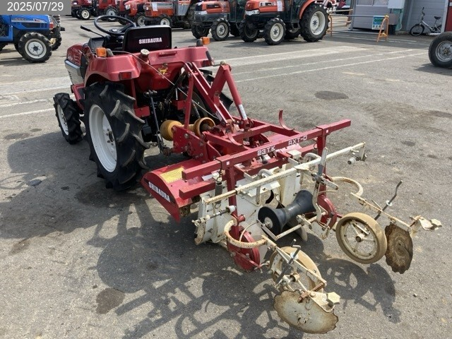 シバウラ マルチャー 写真