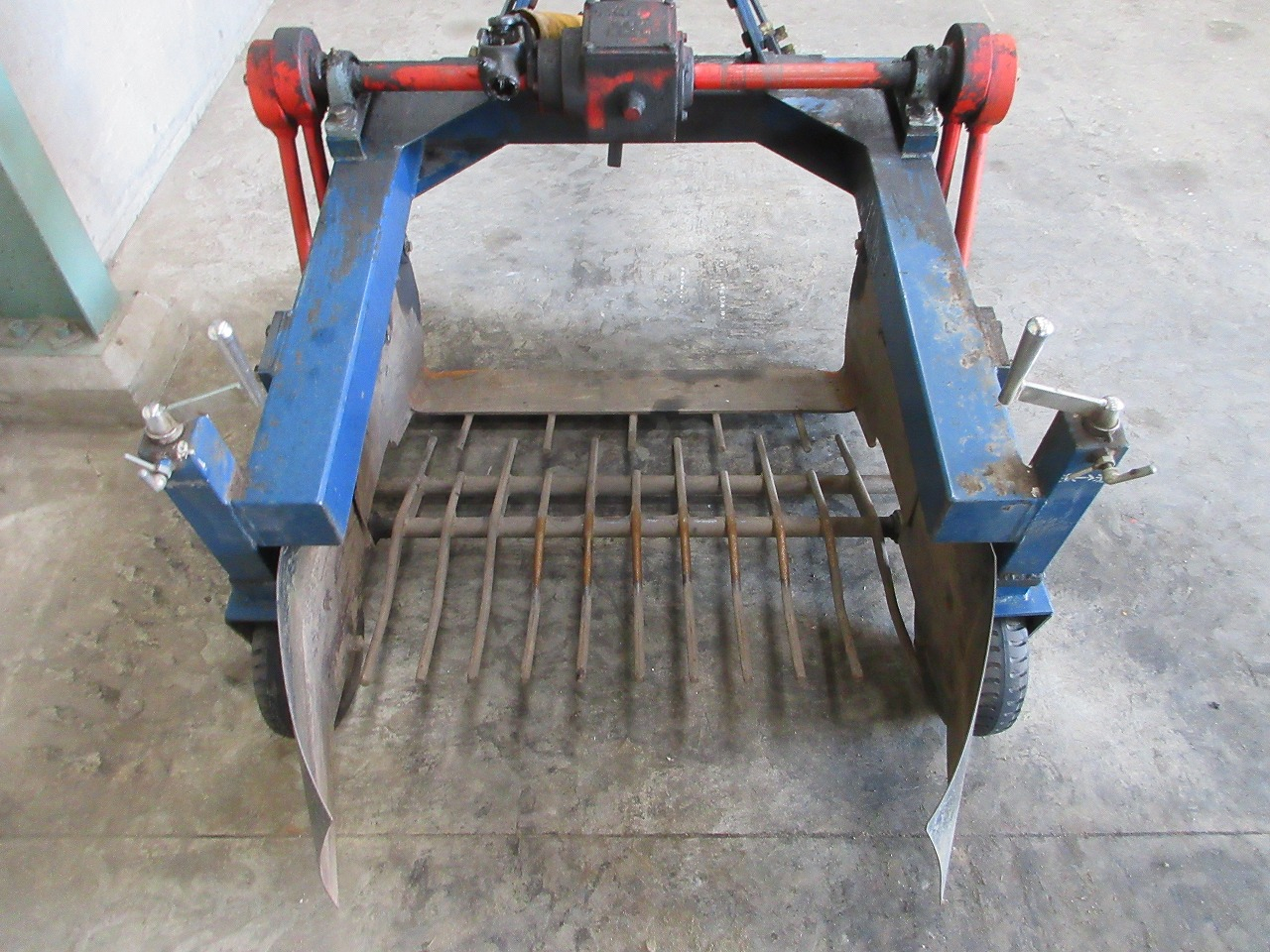 クボタ 堀取り機 写真