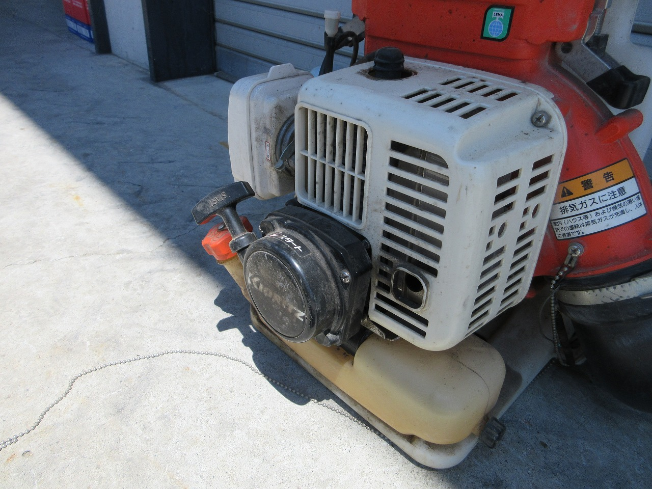 背負式動力噴霧機 DME401 写真８