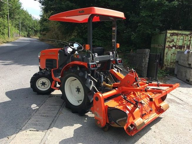 トラクター  KB205 写真２