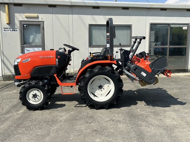 トラクター NB21SPMA 写真２