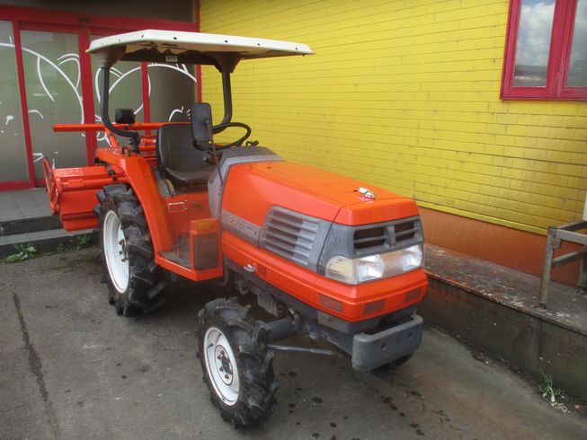 クボタ トラクター 写真