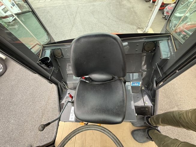 ホイールローダー ZW30 写真６