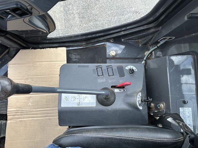 ホイールローダー ZW30 写真８