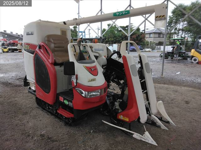 ヤンマー コンバイン 写真