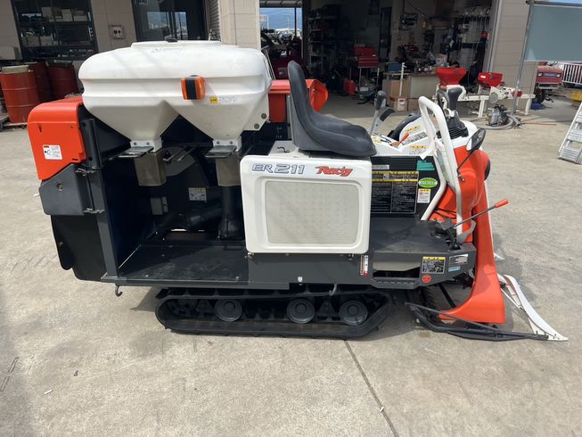 コンバイン ER211W 写真３