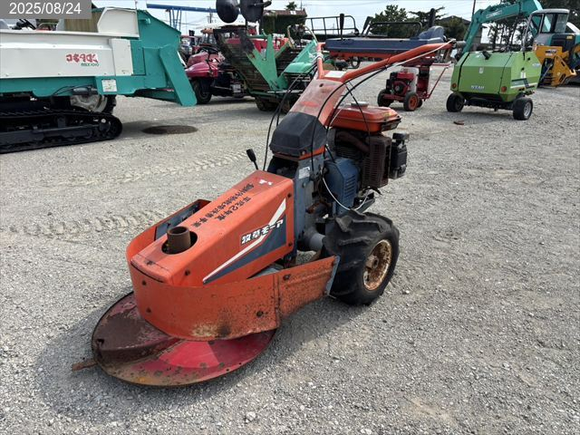 クボタ 牧草モア 写真