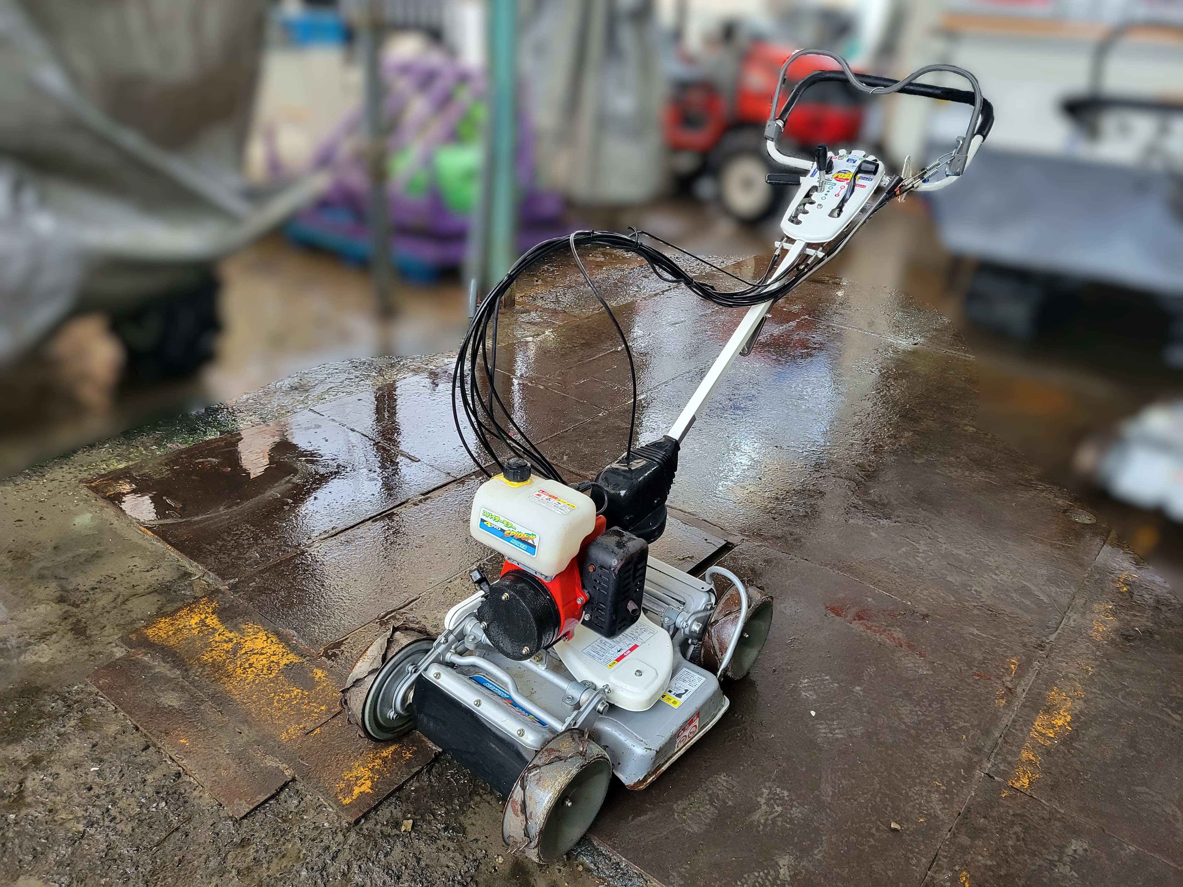 オーレック 草刈機 写真