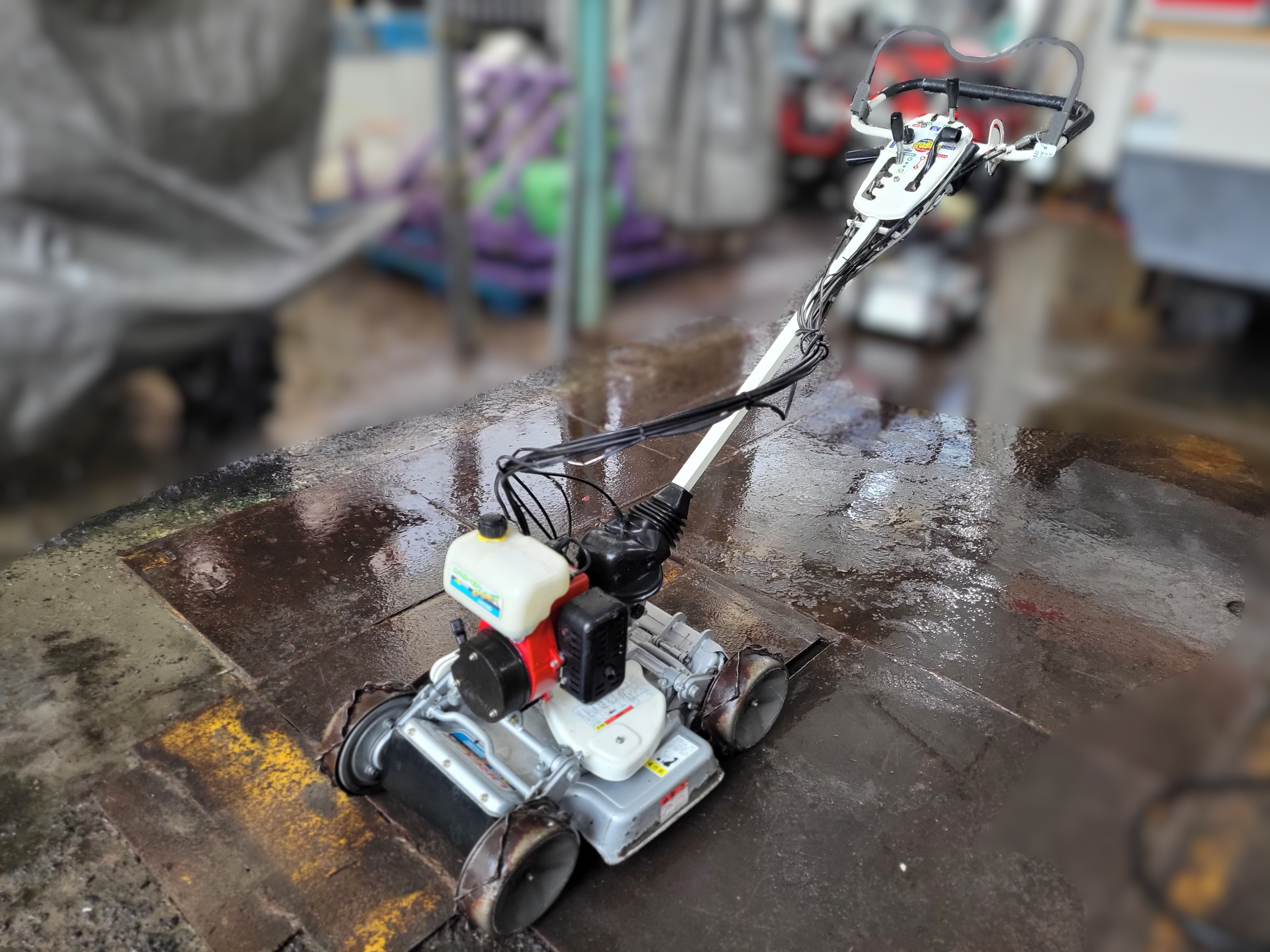 オーレック 草刈機 写真