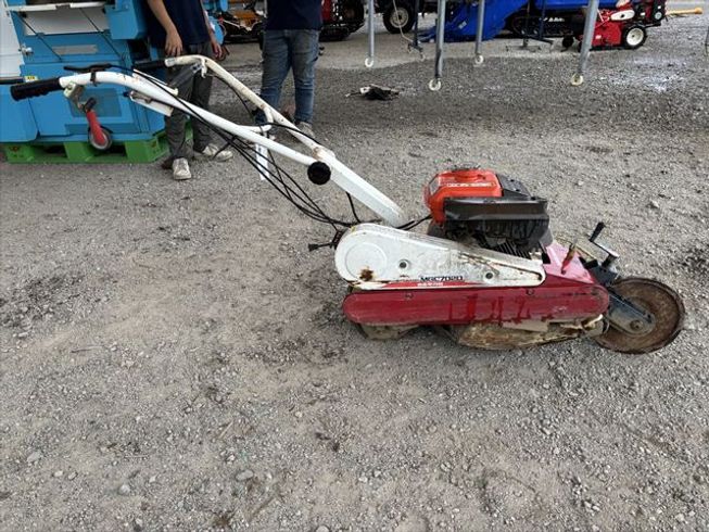 草刈機 MGC702D 写真４