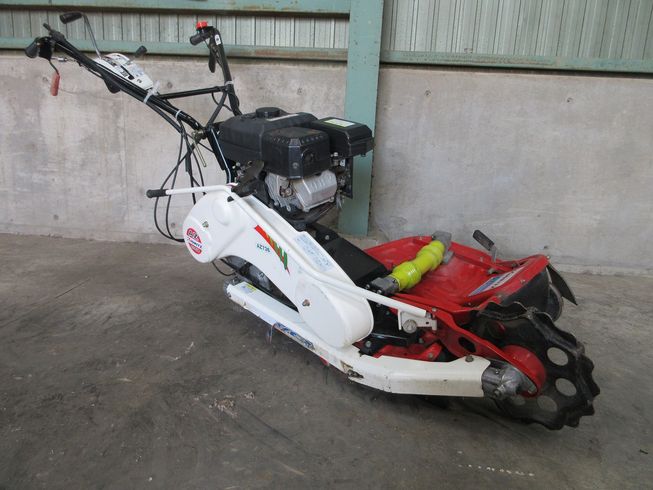 草刈機 AZ736 写真２
