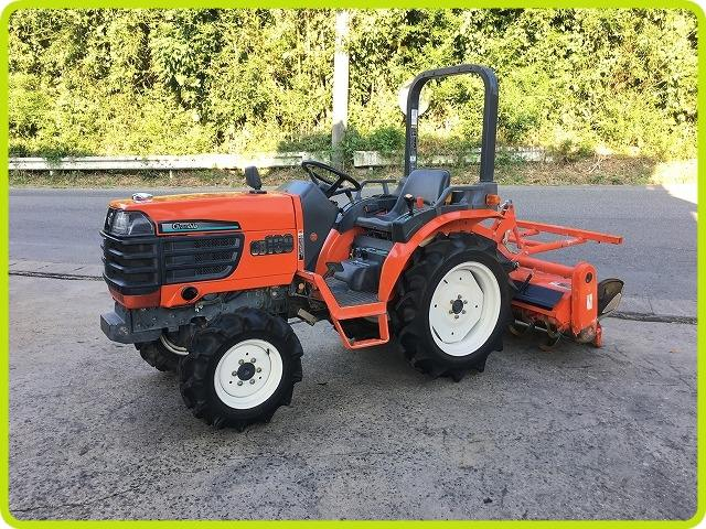 クボタ トラクター 写真