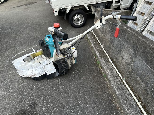 草刈機 GC702RD 写真３