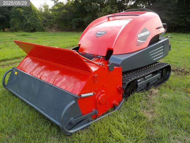 コマツ 草刈機 写真