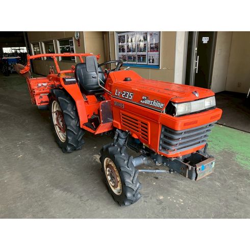 トラクター L1-235 写真２