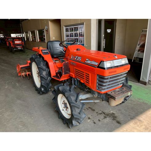 トラクター L1-235 写真２