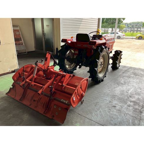 トラクター L1-235 写真３