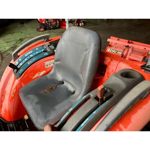 トラクター T240 写真５