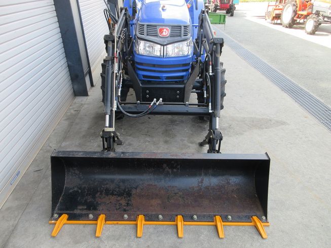 トラクター ATK250-U+フロントローダー 写真４