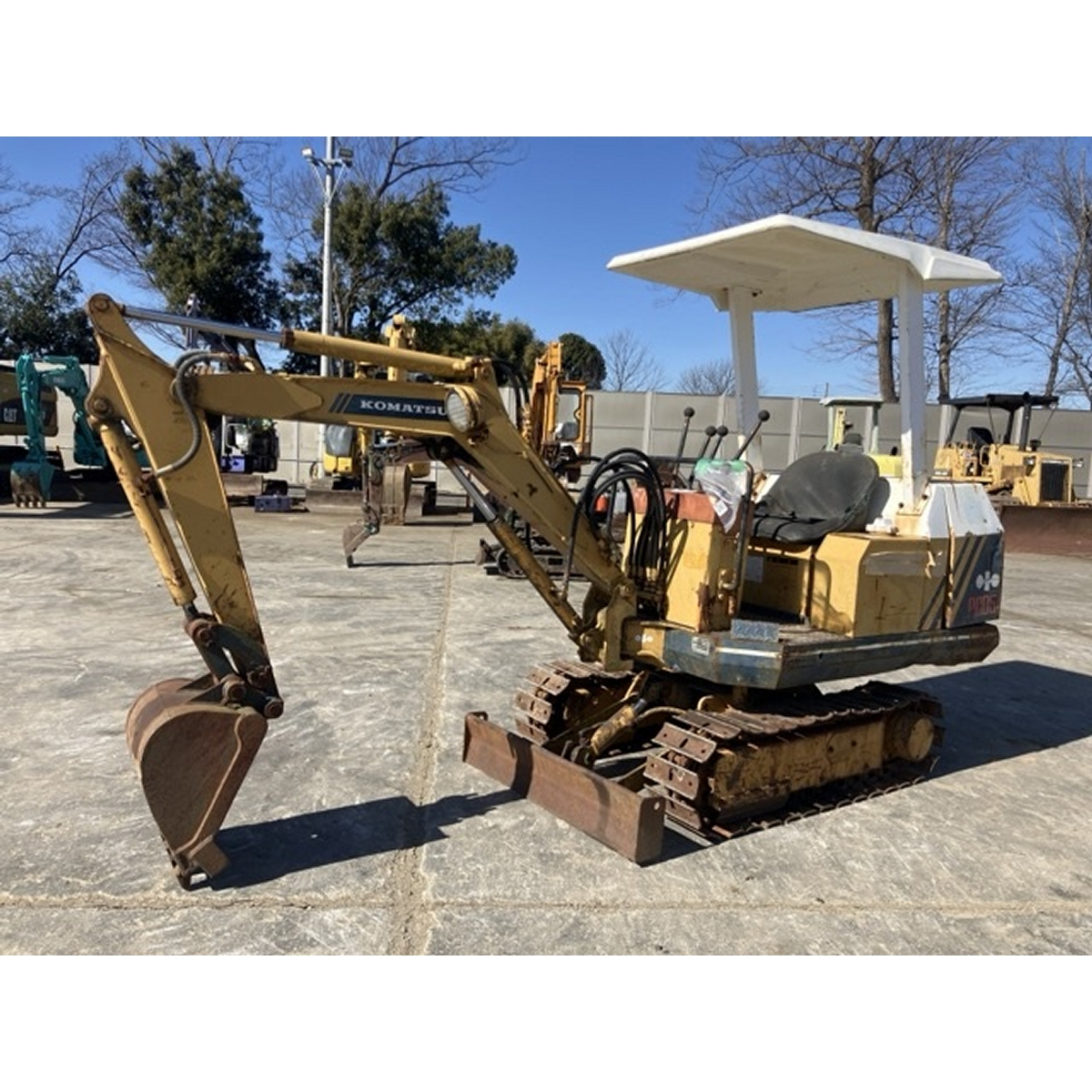 コマツ ミニユンボ 写真