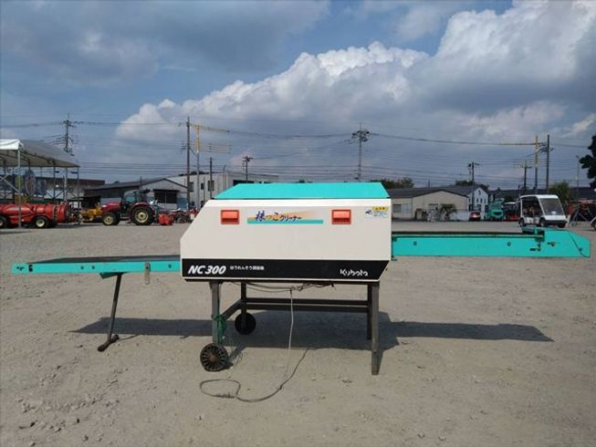 ほうれん草調整機 NC300 写真２