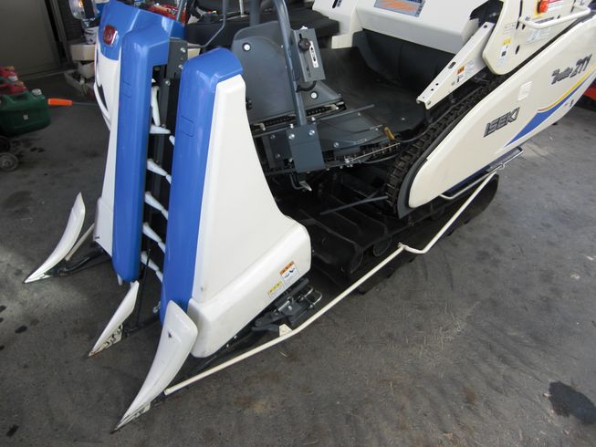 コンバイン HVZ211-GEZKHWC　現行機種！　低アワー機！　2条全面刈！　枕手刈り無し！ 写真４