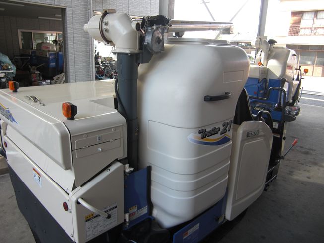 コンバイン HVZ211-GEZKHWC　現行機種！　低アワー機！　2条全面刈！　枕手刈り無し！ 写真７