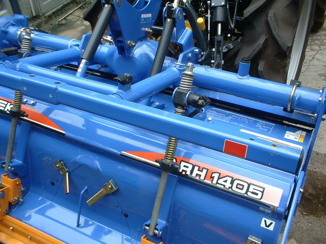 トラクター TH235Q-A14VD　スーパーミニローダー付 写真７