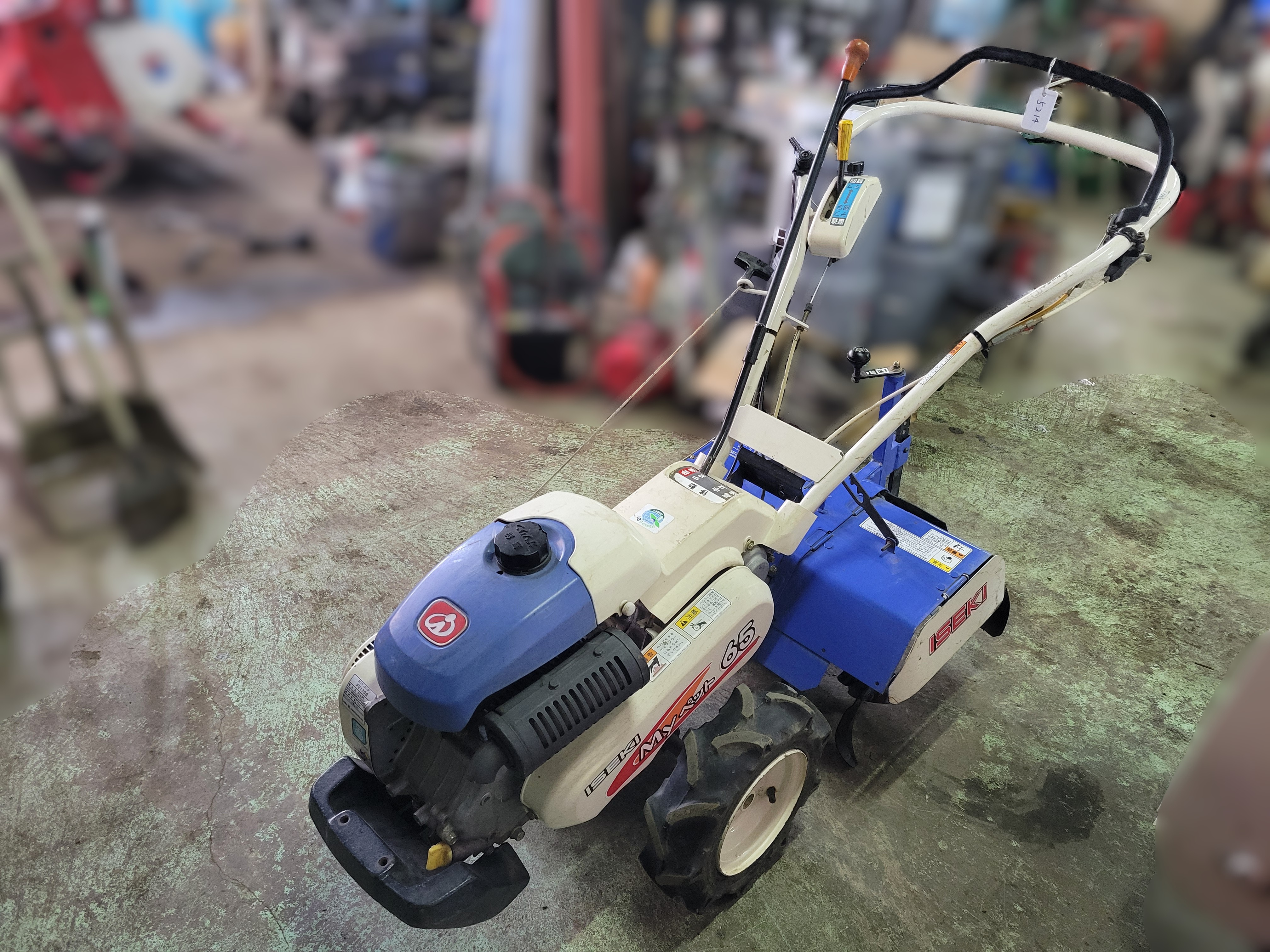 イセキ 耕耘機 写真