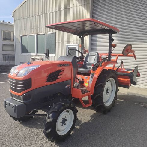 トラクター T245D 写真３