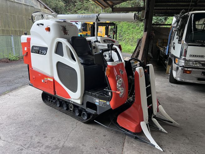 クボタ コンバイン 写真