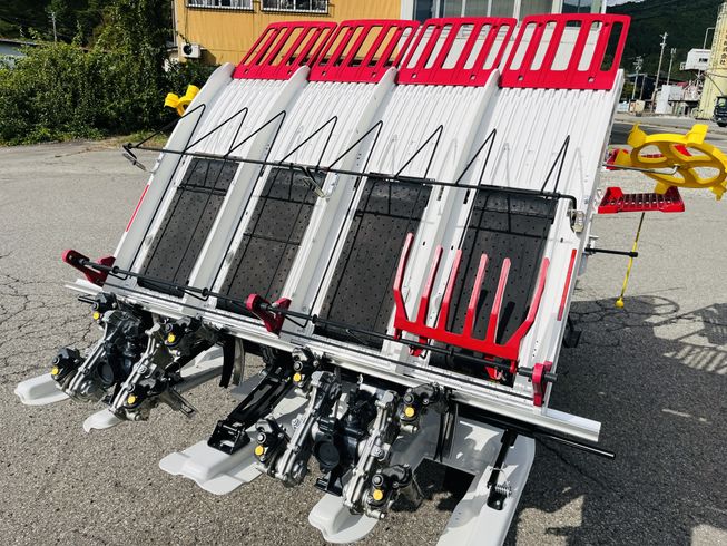 田植機 YR4J 写真５