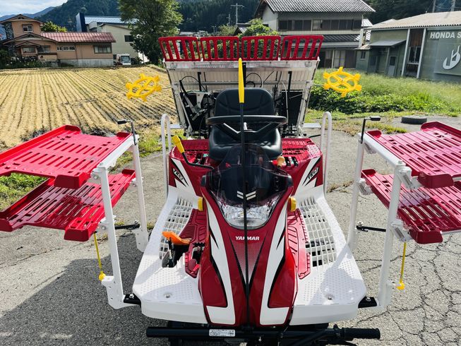 田植機 YR4J 写真３