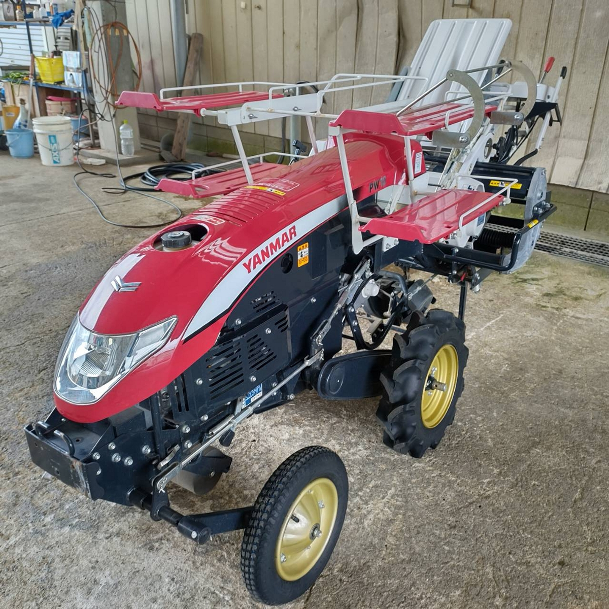 ヤンマー 野菜移植機 写真