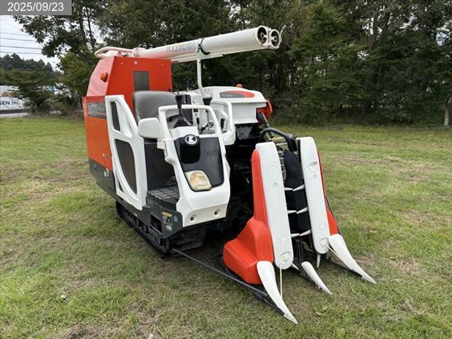 クボタ コンバイン 写真