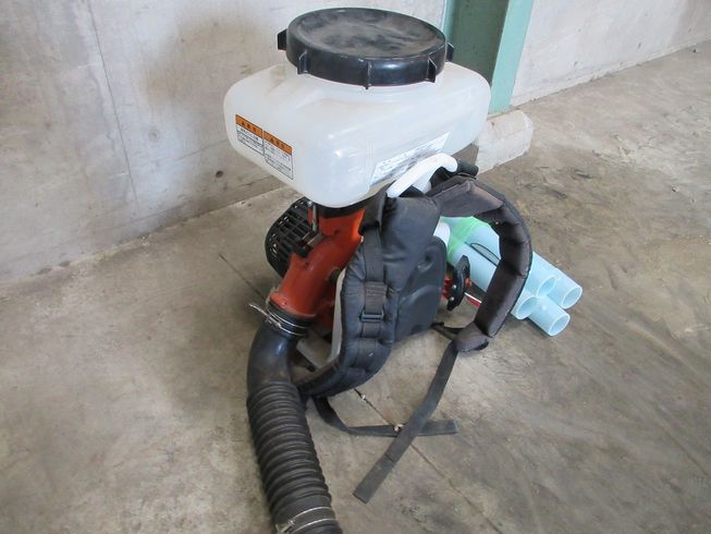 背負式動力噴霧機 DME305G 写真６