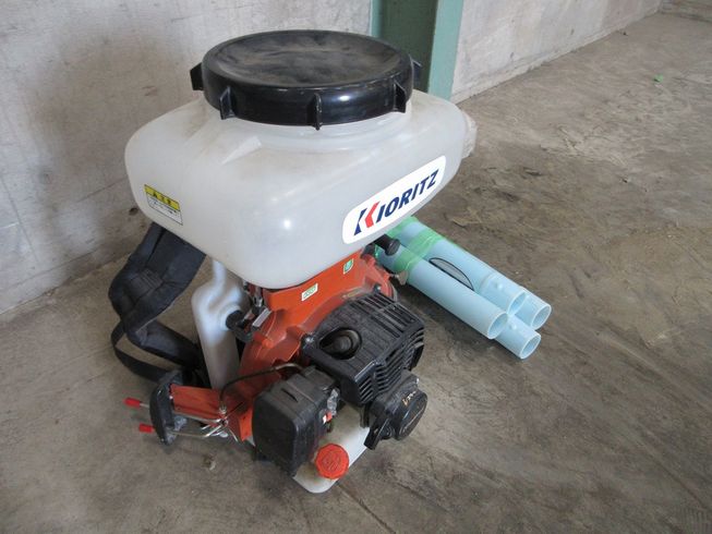 背負式動力噴霧機 DME305G 写真３