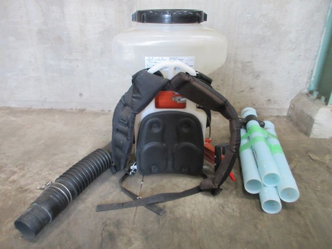 背負式動力噴霧機 DME305G 写真４