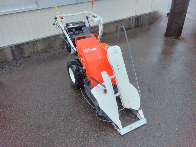 クボタ バインダー 写真