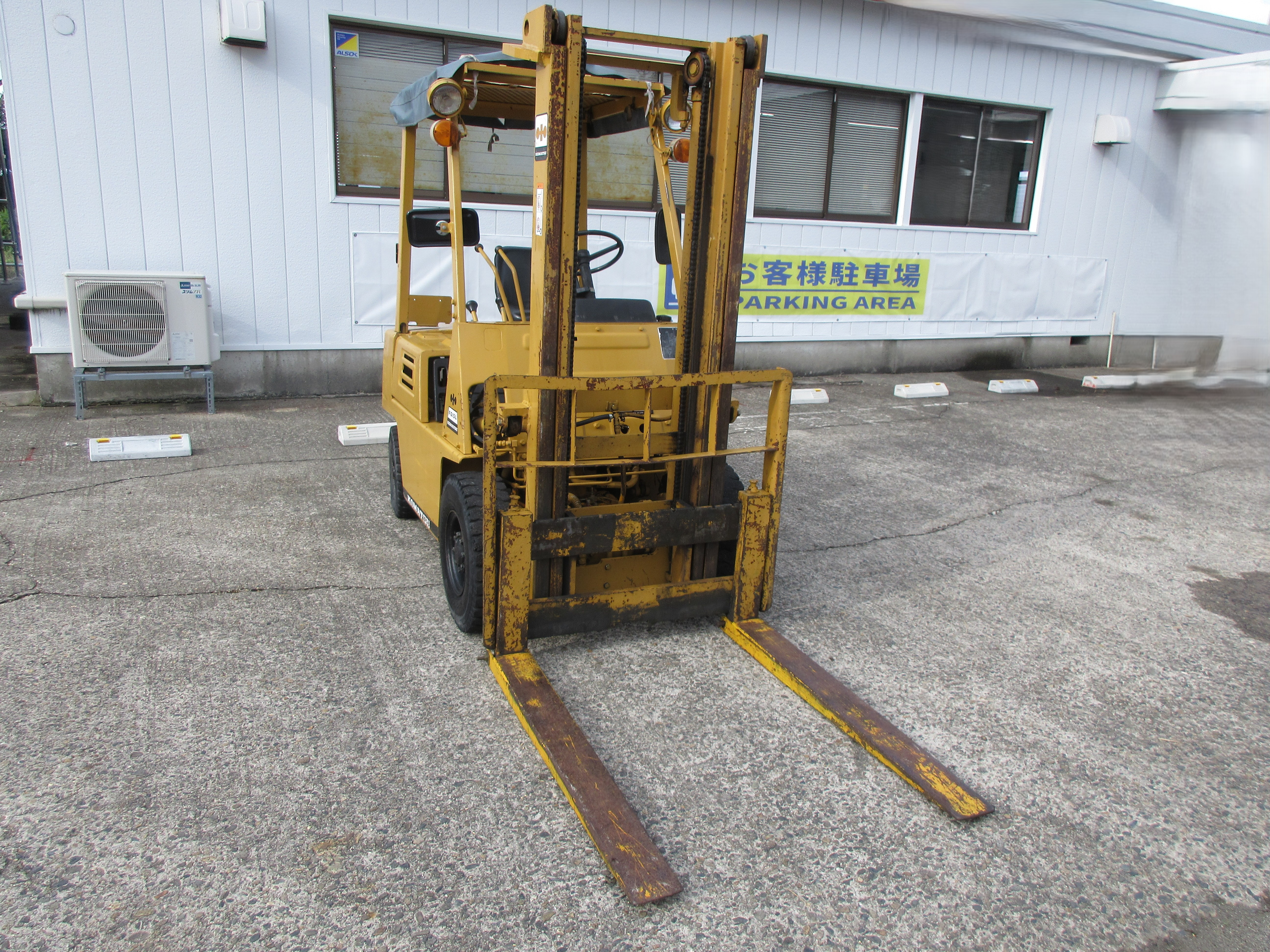 コマツ フォークリフト 写真