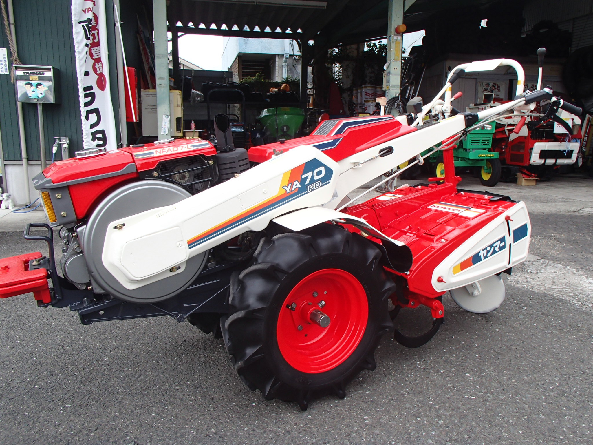 ヤンマー 耕運機 写真