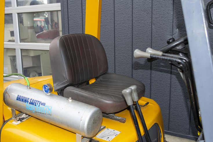 フォークリフト FD25Z5 写真４