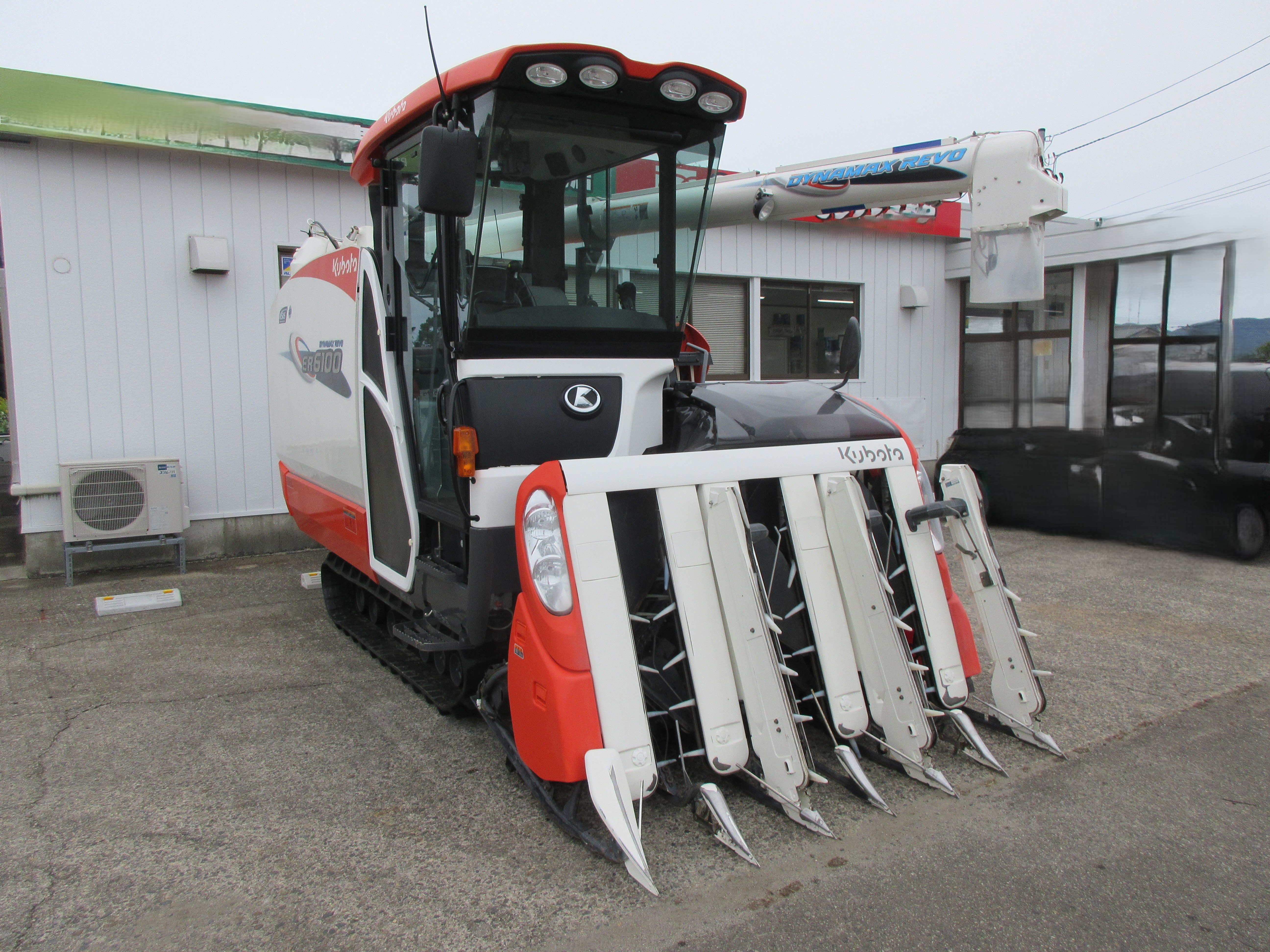 クボタ コンバイン 写真