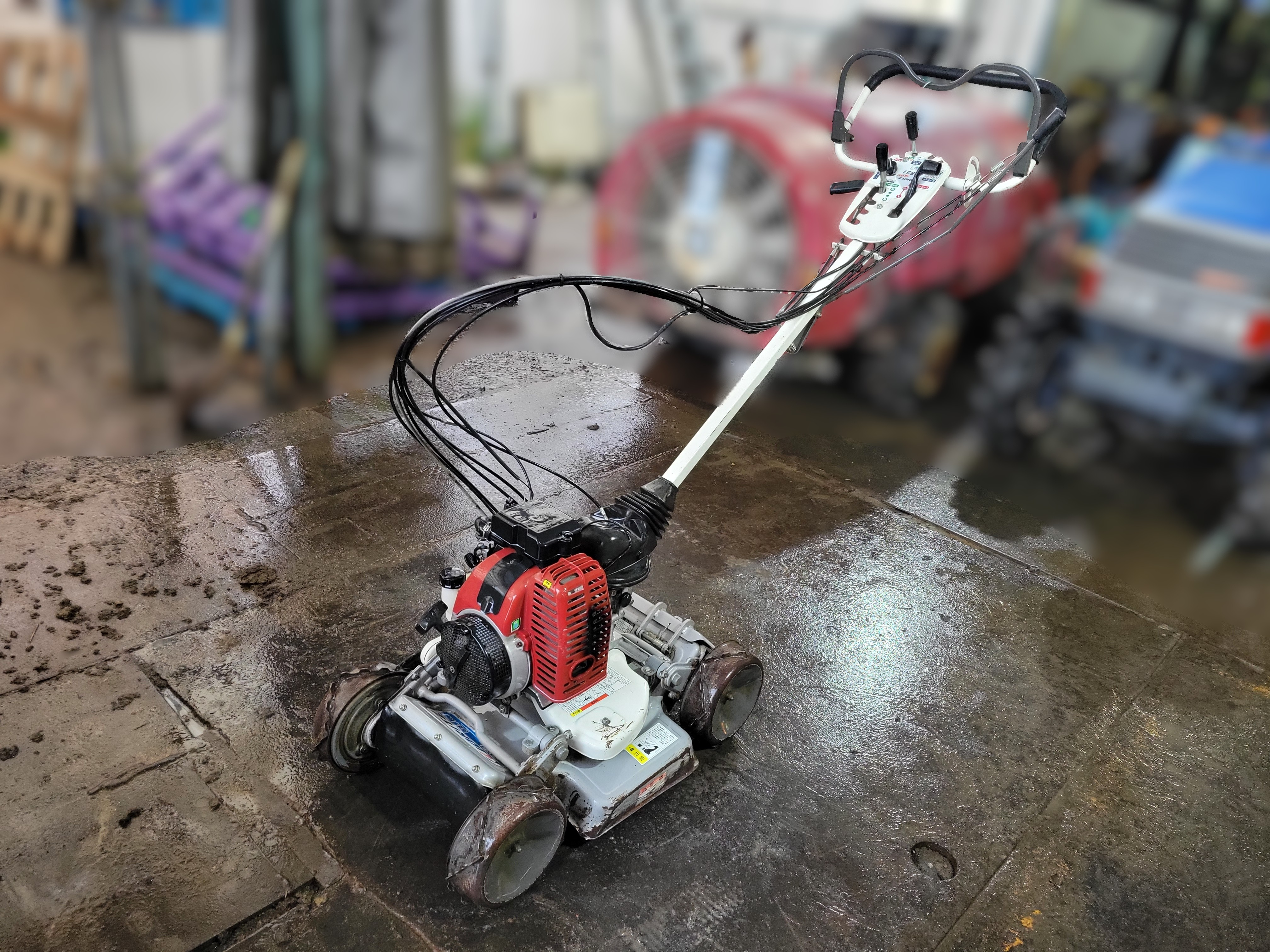 オーレック 草刈機 写真