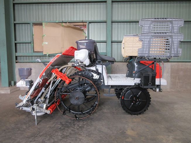 田植機 AW4-F 写真３