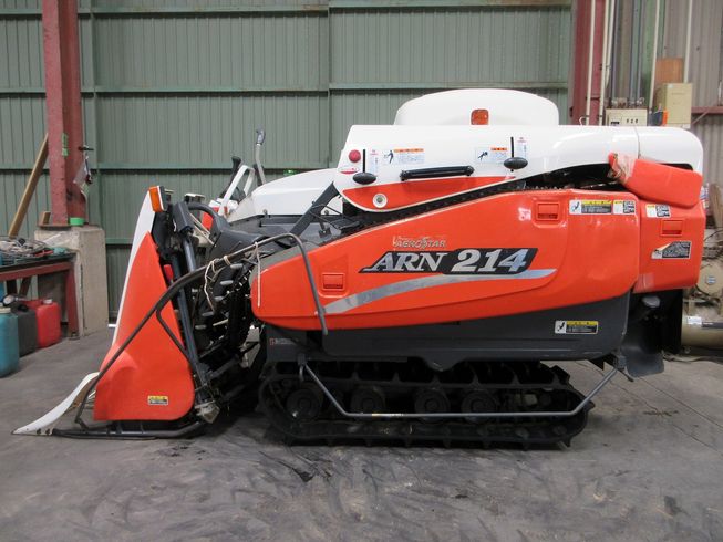 コンバイン ARN214 写真３