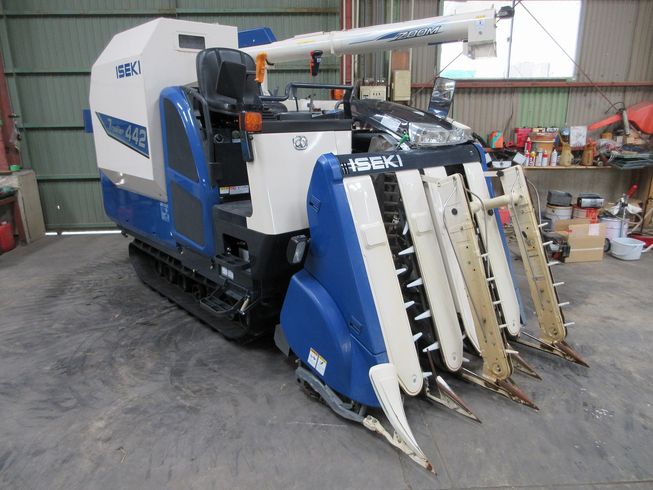 イセキ コンバイン 写真