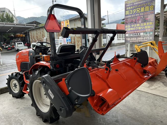 トラクター NB21SPMA 写真３
